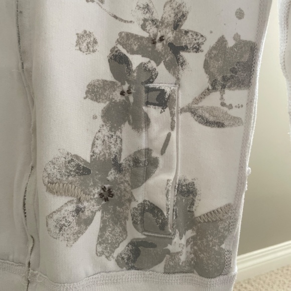 2 for $10 💕 Abercrombie Kids Floral Hoodie L - Picture 4 of 14